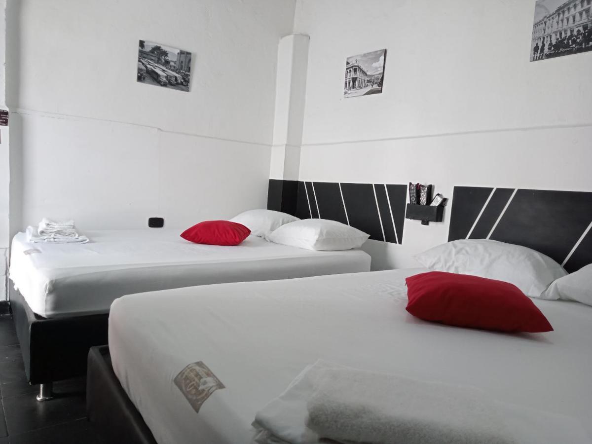 Hostal La Minita De Oro ซันตามาร์ตา ภายนอก รูปภาพ