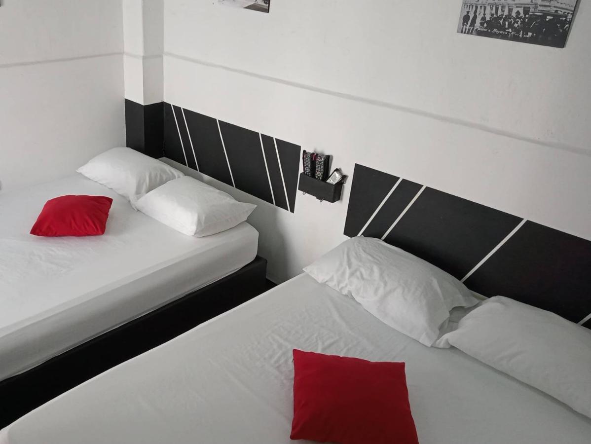 Hostal La Minita De Oro ซันตามาร์ตา ภายนอก รูปภาพ