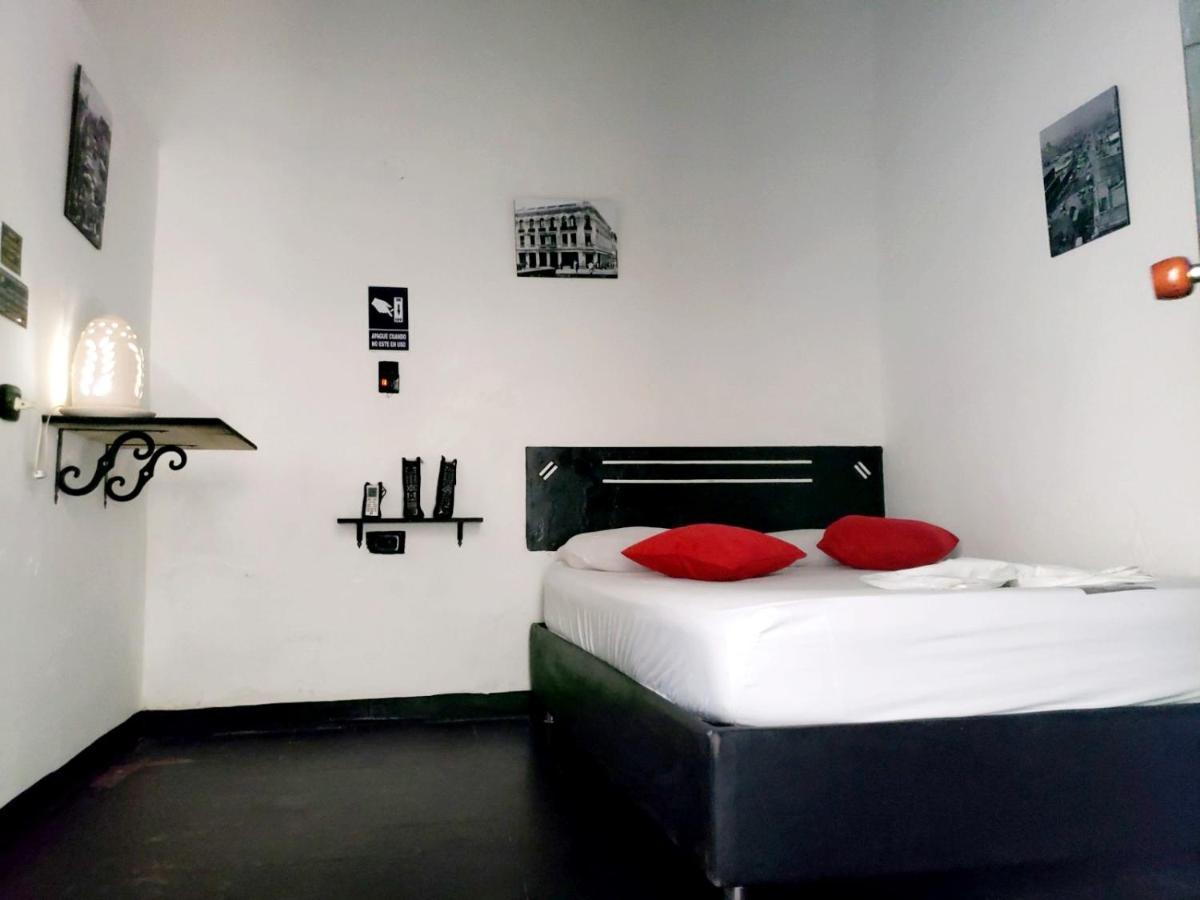 Hostal La Minita De Oro ซันตามาร์ตา ภายนอก รูปภาพ